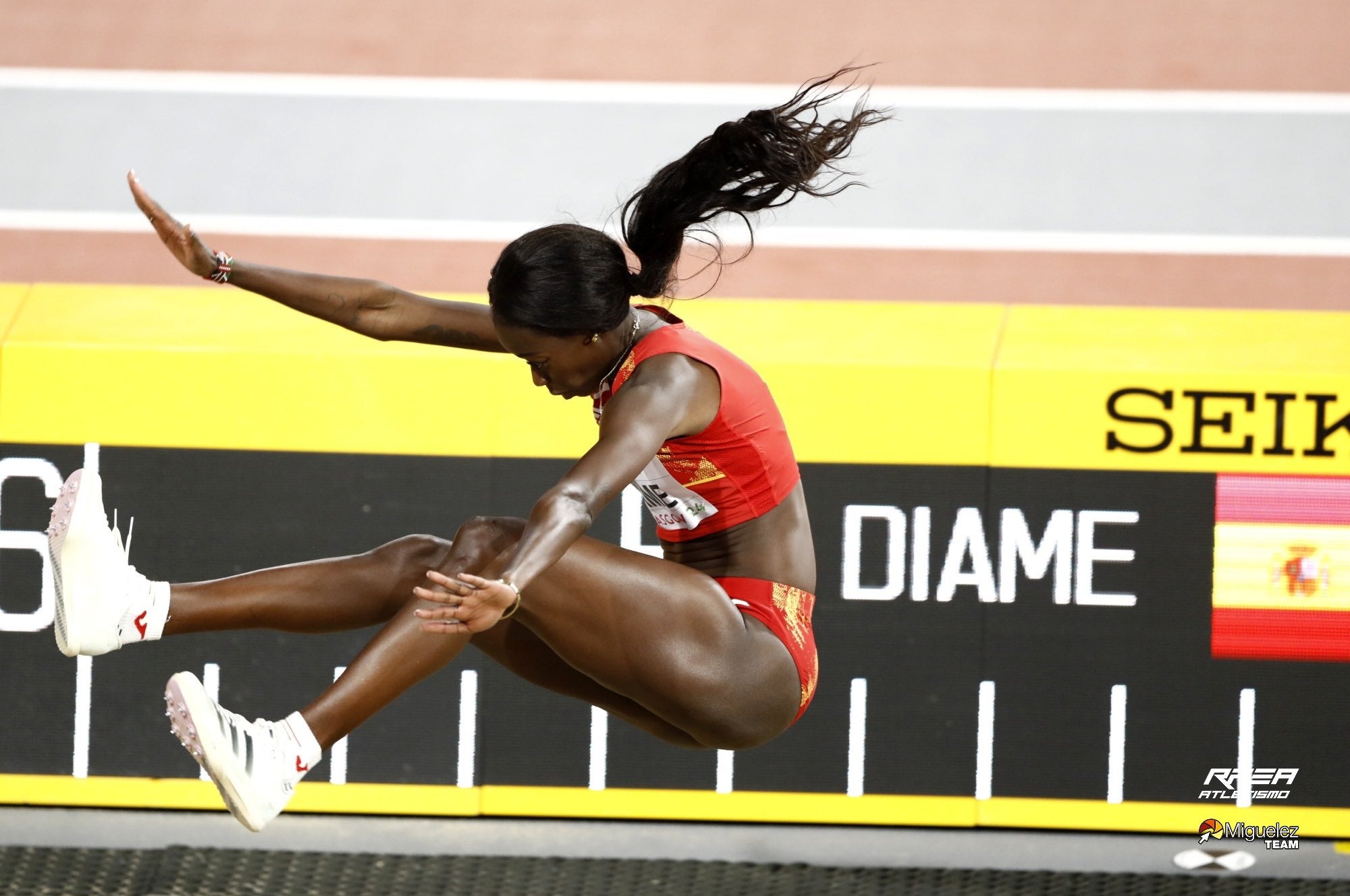 La valenciana Fátima Diame se cuelga el bronce en el Mundial de Glasgow La valenciana Fátima Diame se cuelga el bronce en el Mundial de Glasgow