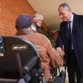 Emvisesa inicia la renovación de ocho ascensores de las viviendas de Cross Pirotecnia Emvisesa inicia la renovación de ocho ascensores de las viviendas de Cross Pirotecnia