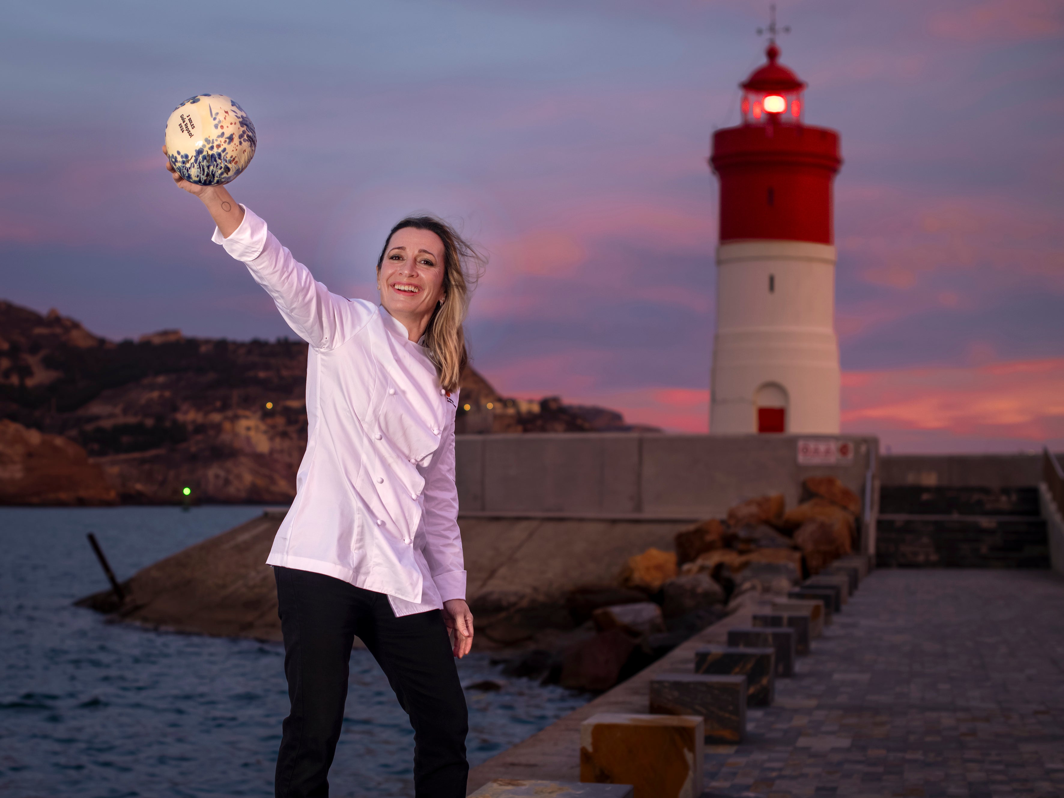 Begoña Rodrigo: "La Salita' es una casa feliz; volvería a planchar manteles y a no dormir por fregar platos" Begoña Rodrigo: "La Salita' es una casa feliz; volvería a planchar manteles y a no dormir por fregar platos"