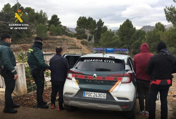 La Guardia Civil desmantela una plantación indoor de marihuana en Tárbena. La Guardia Civil desmantela una plantación indoor de marihuana en Tárbena.