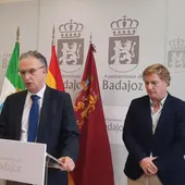 El delegado del Gobierno en Extremadura y el alcalde de Badajoz se reúnen para crear un Plan de Seguridad Local El delegado del Gobierno en Extremadura y el alcalde de Badajoz se reúnen para crear un Plan de Seguridad Local