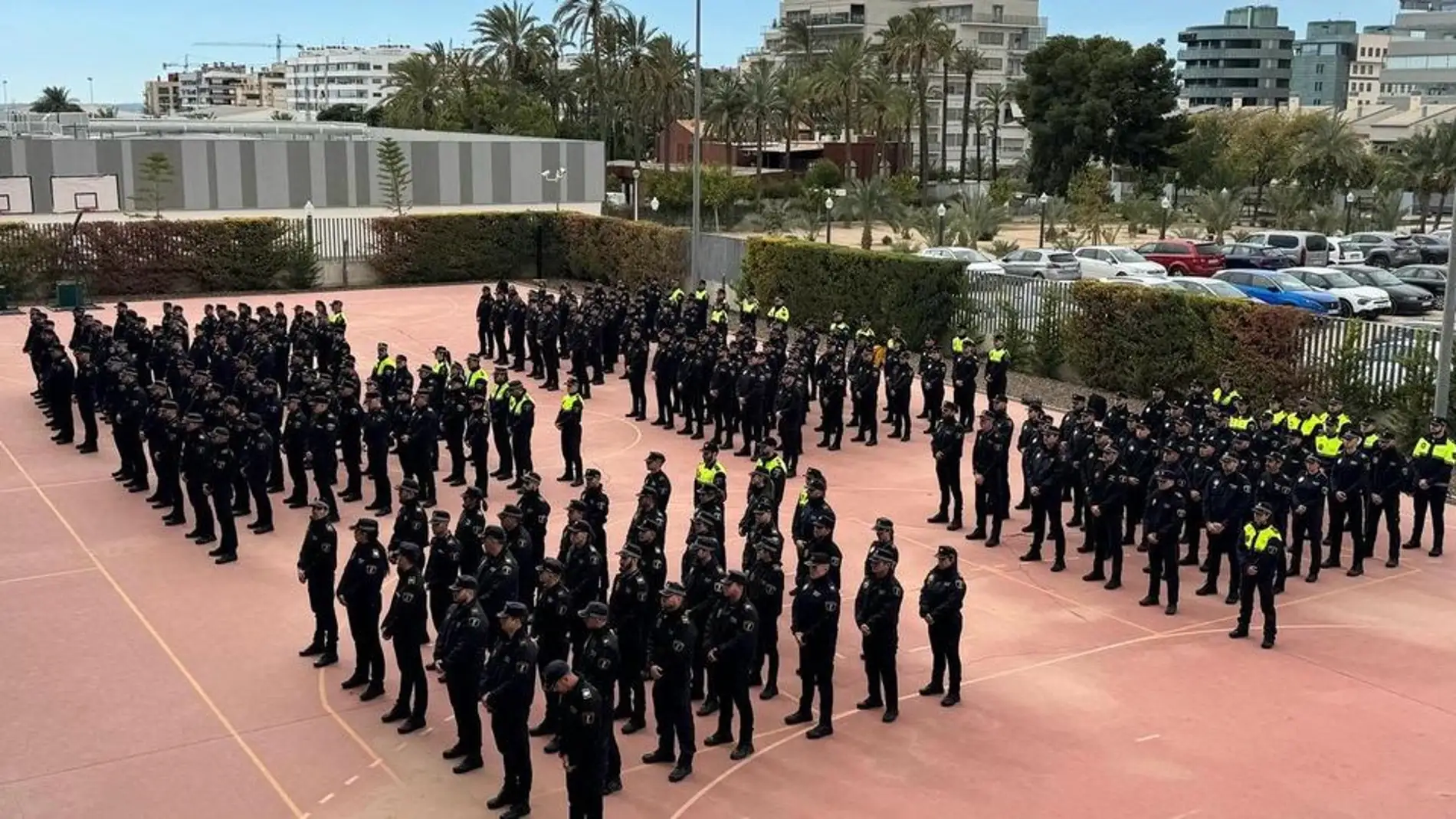 Elche se ha estrenado como sede del Ivaspe con un curso para más de 230 agentes de Policía Local.
