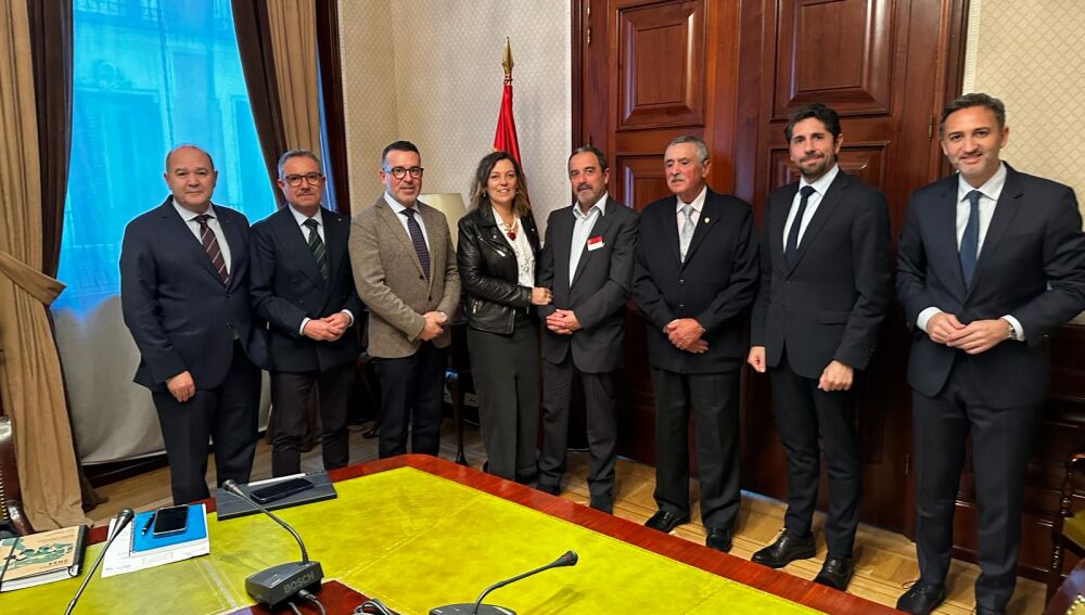 Reunion de la Asc. Nacional Alimentos Solidarios en el congreso con grupos políticos. 