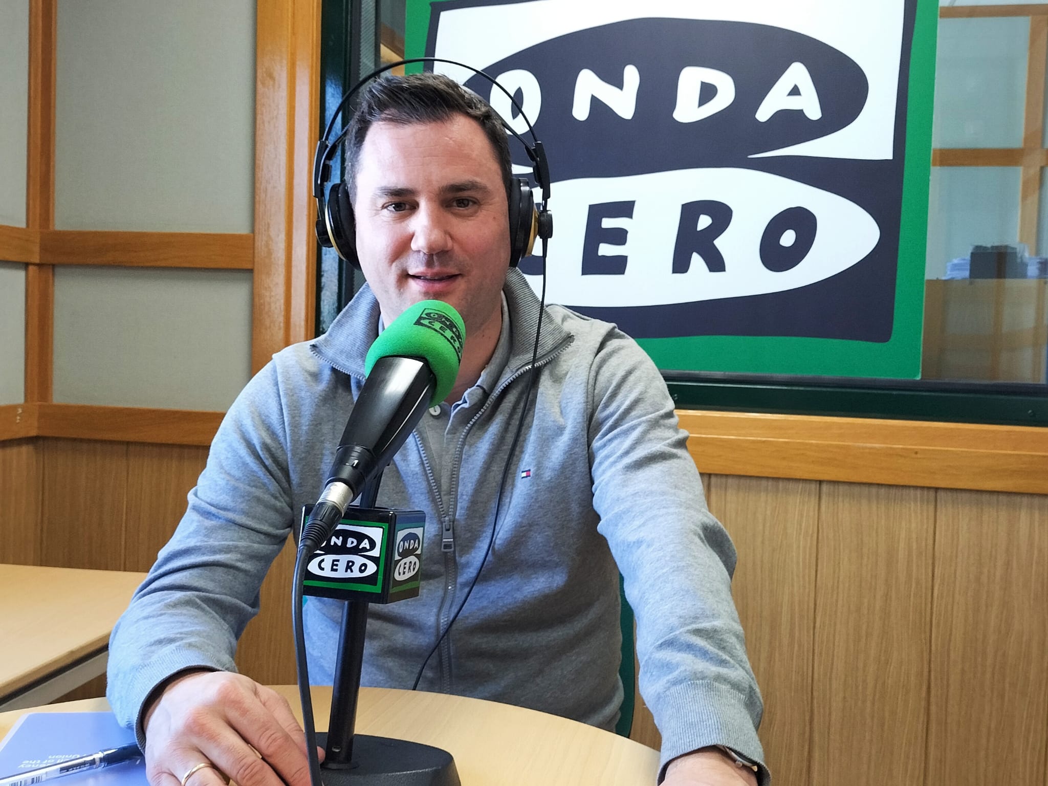 Con Roberto Mayado desde las 14:30 hasta las 15:00 Con Roberto Mayado desde las 14:30 hasta las 15:00