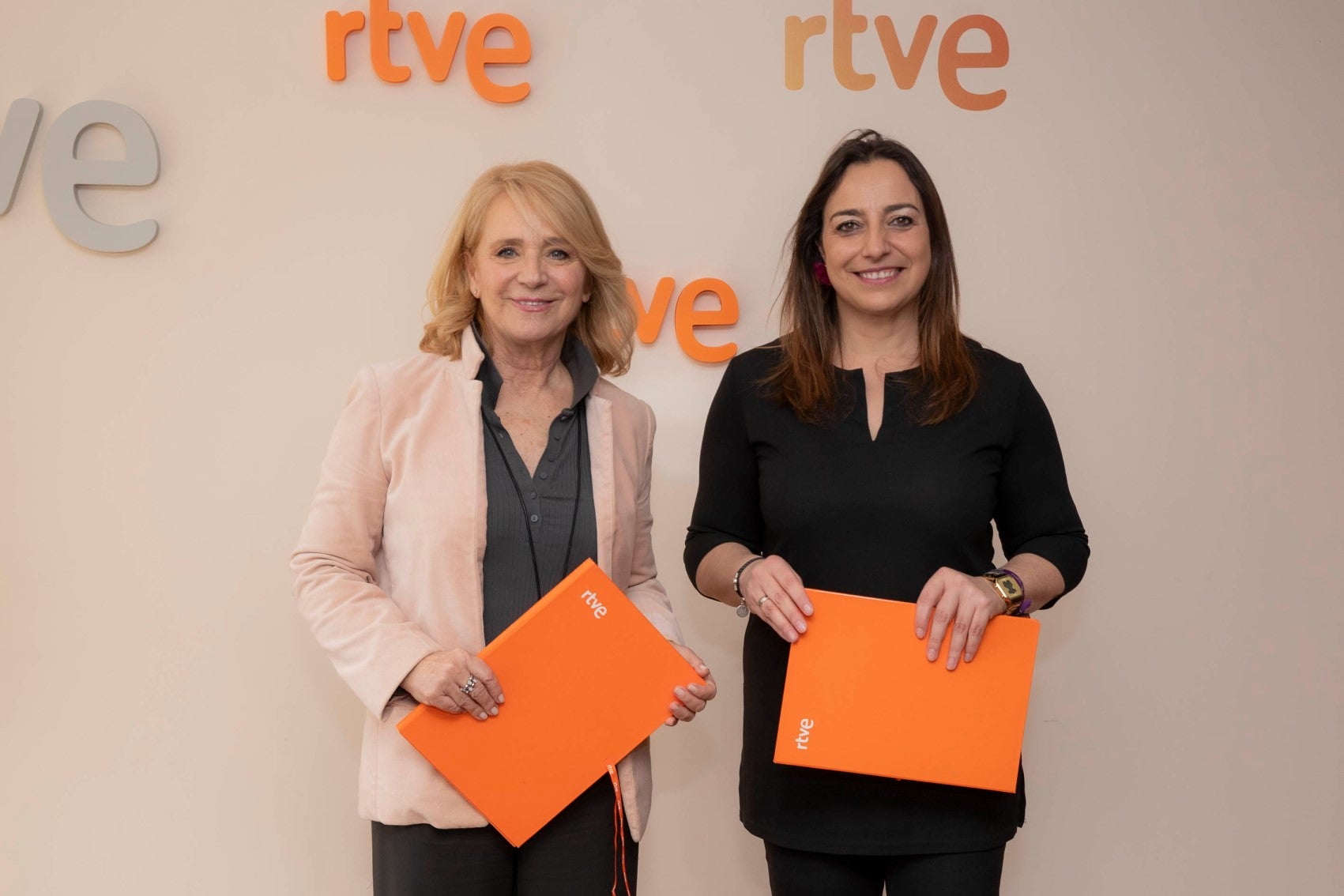 RTVE y Ayuntamiento de Palencia firman el convenio para la retransmisión de la Semana Santa RTVE y Ayuntamiento de Palencia firman el convenio para la retransmisión de la Semana Santa