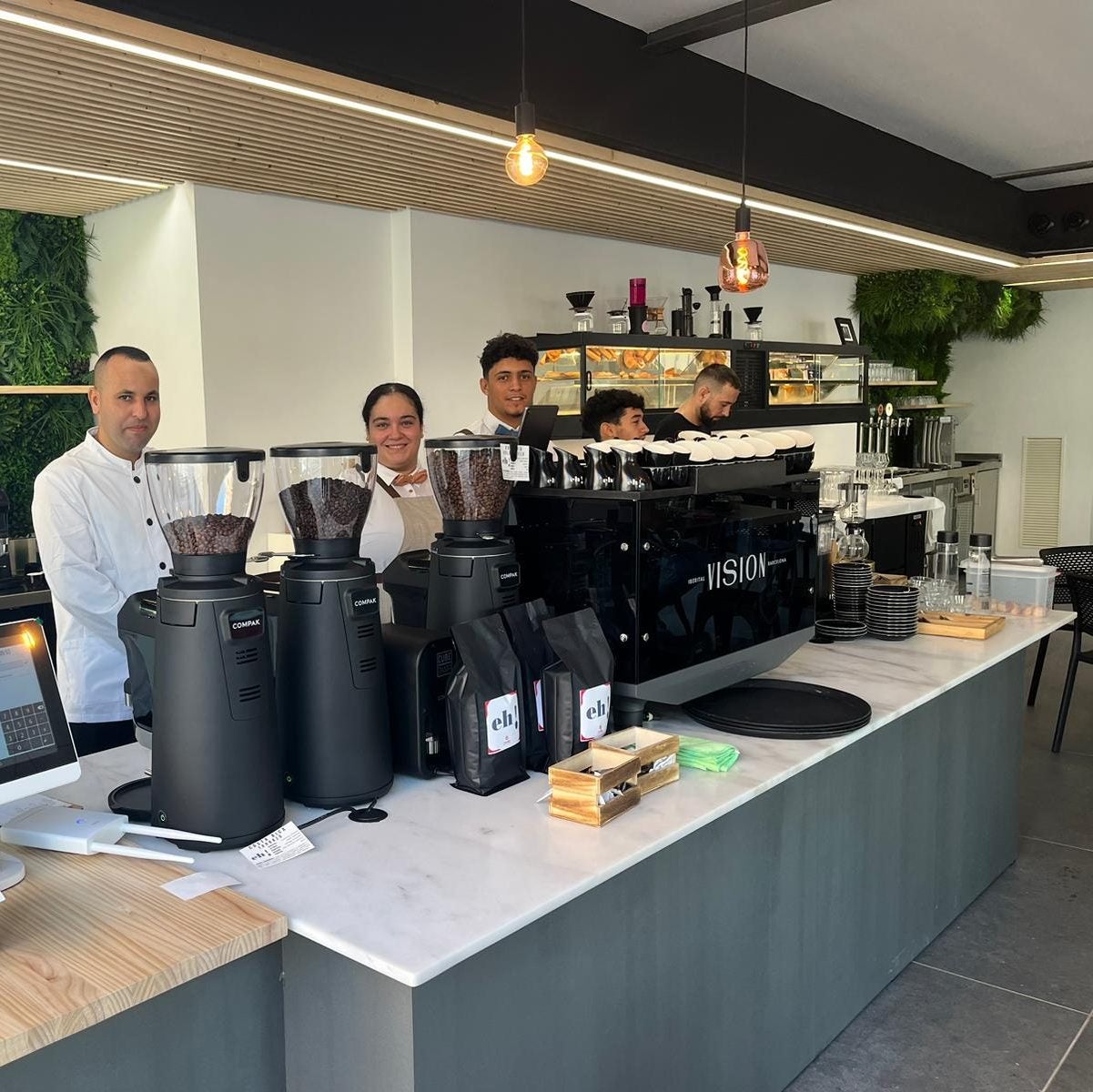 El paro sube en Andalucía en 2.600 personas de enero a marzo y se destruyen 24.700 empleos El paro sube en Andalucía en 2.600 personas de enero a marzo y se destruyen 24.700 empleos