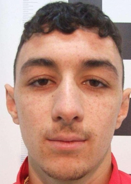 Tres jóvenes desaparecidos bajo la sospecha de que viajaban en una "embarcación petaquera" en Cabo de Gata Tres jóvenes desaparecidos bajo la sospecha de que viajaban en una "embarcación petaquera" en Cabo de Gata