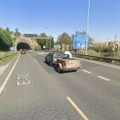 El carril derecho del túnel de Torrelavega en sentido Oviedo/Santander, cerrado hoy por obras