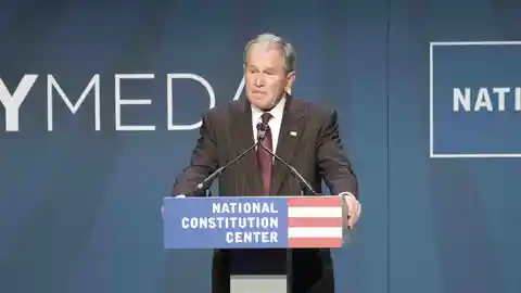 George W. Bush en el año 2003 George W. Bush en el año 2003
