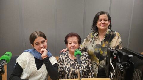 Mari Carmen, Geli, Sara