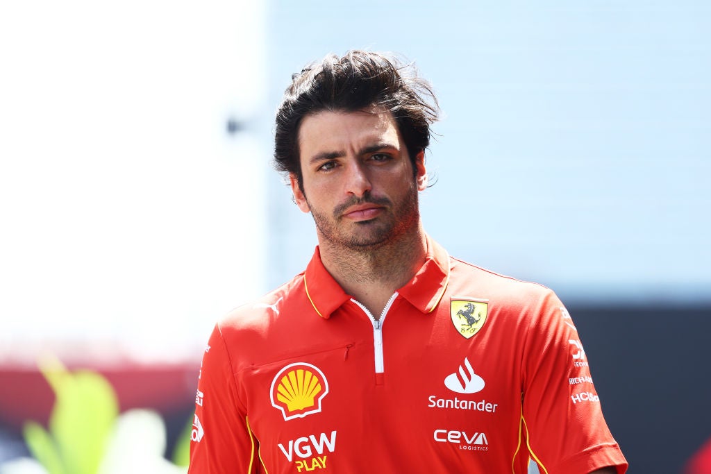 Carlos Sainz no correrá en Arabia Saudí al sufrir una apendicitis Carlos Sainz no correrá en Arabia Saudí al sufrir una apendicitis