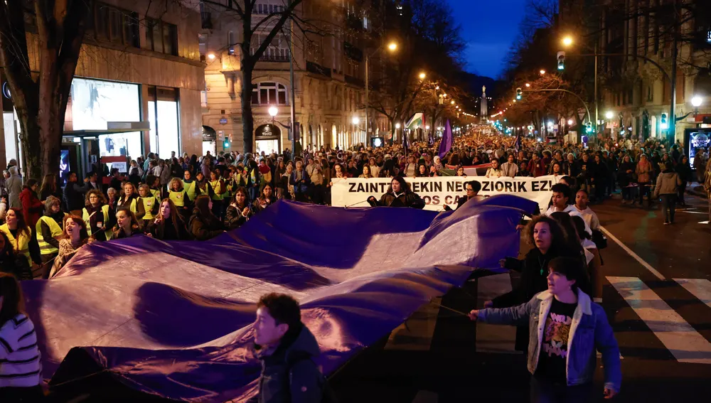 Manifestación que con motivo del Día Internacional de la Mujer se celebra este viernes en Bilbao. 