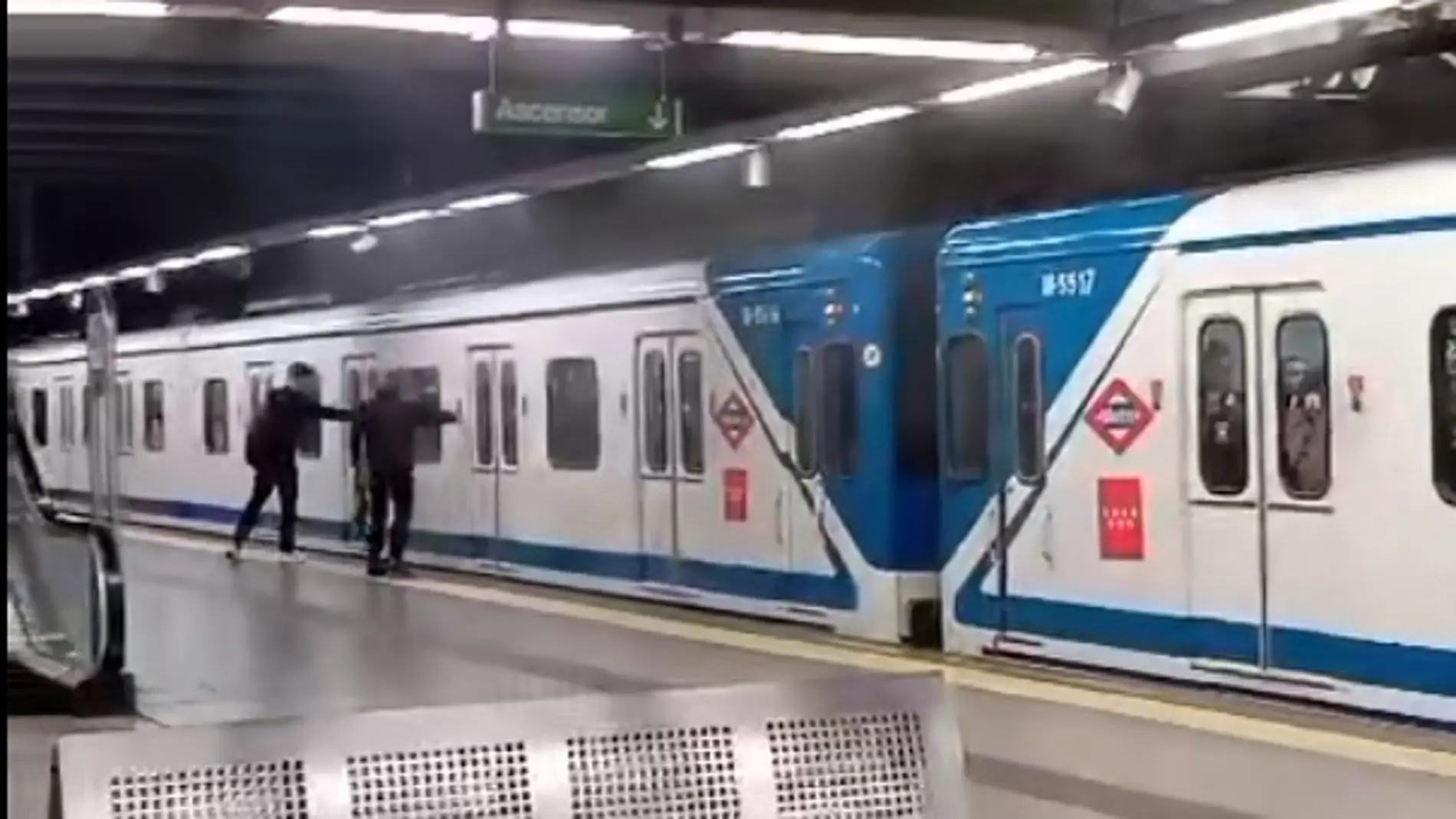 Máxima tensión en Moncloa tras una pequeña explosión por sobrecalentamiento de un vagón