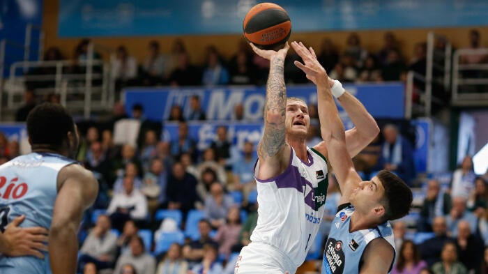Victoria del Unicaja frente al Rio Breogán Victoria del Unicaja frente al Rio Breogán