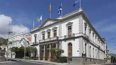 Fachada del Ayuntamiento de Santa Cruz de Tenerife Fachada del Ayuntamiento de Santa Cruz de Tenerife
