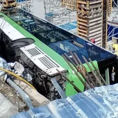 Imagen del autobús accidentado en Cornellà Imagen del autobús accidentado en Cornellà