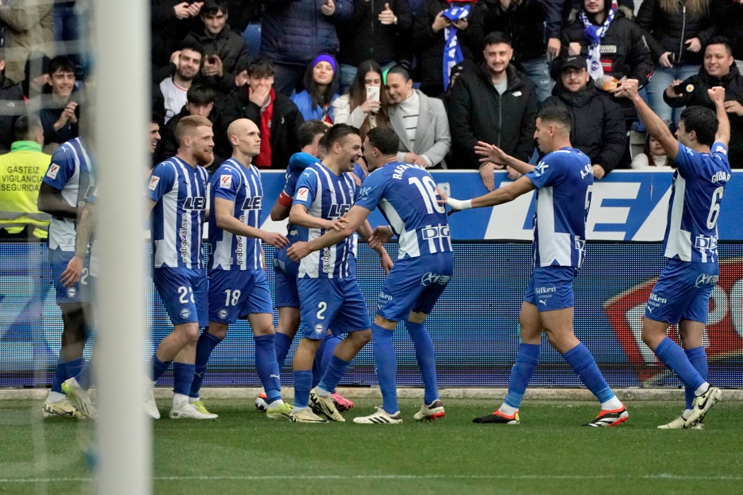 Gorosabel y Sivera enfilan la salvación del Alavés Gorosabel y Sivera enfilan la salvación del Alavés