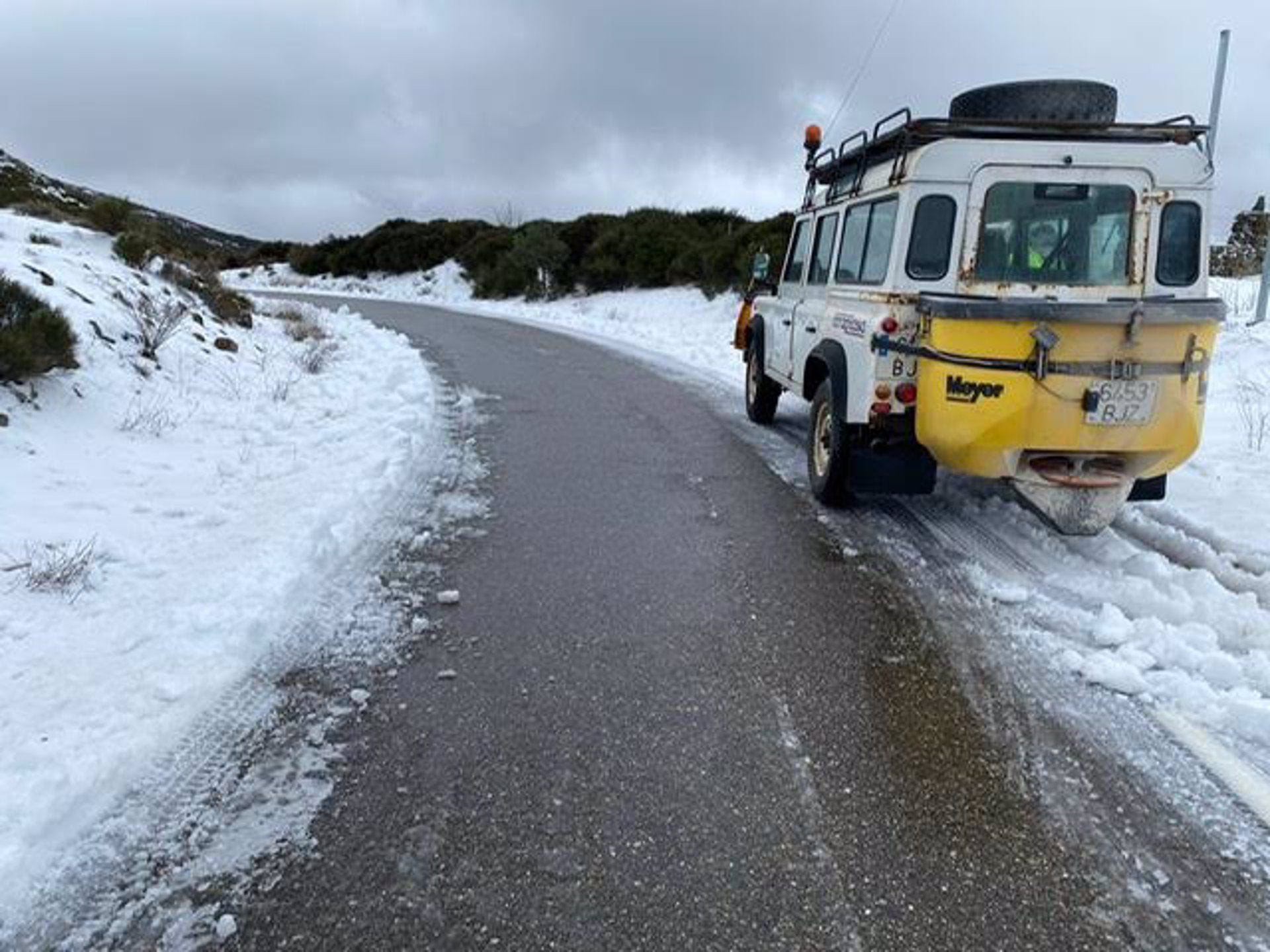 La Borrasca "Mónica" deja cortes en cuatro carreteras del norte de Cáceres por acumulación de nieve o por inundación La Borrasca "Mónica" deja cortes en cuatro carreteras del norte de Cáceres por acumulación de nieve o por inundación