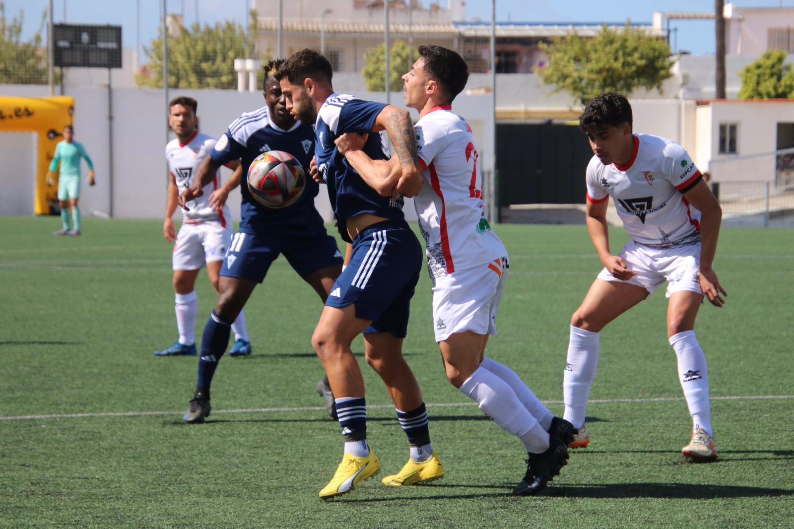 Abultada derrota de un Marbella FC que mostró su peor versión Abultada derrota de un Marbella FC que mostró su peor versión