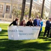 Familiares de víctimas de terrorismo presentes en el acto