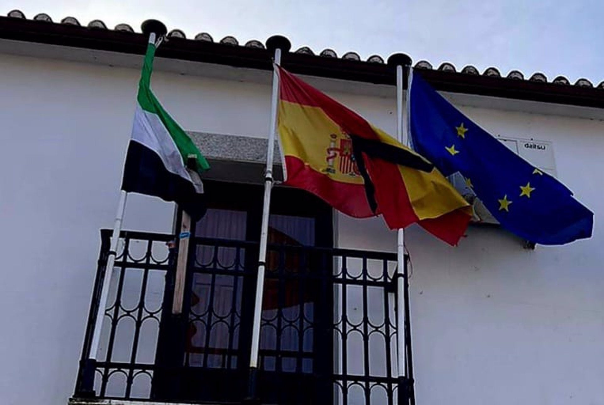 Prisión provisional sin fianza para el alguacil de Hinojal detenido por la muerte de Vicente Sánchez tras confesar el crimen Prisión provisional sin fianza para el alguacil de Hinojal detenido por la muerte de Vicente Sánchez tras confesar el crimen