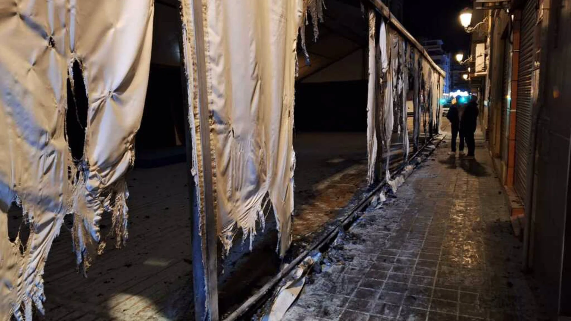 Carpa quemada de la falla Juan de Aguil&oacute; 