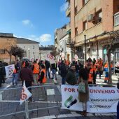 Concentración de trabajadores de ambulancias frente a la Asamblea de Extremadura