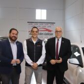 Pablo Camacho, Carlos Callejas y Julián Nieva en la inauguración de Automóviles Callejas