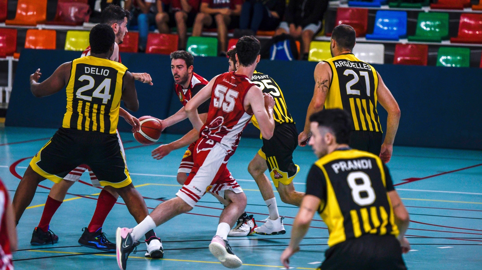 Altea y Hoteles RH - La Vila a un punto del líder a sólo 6 jornadas del final de liga Altea y Hoteles RH - La Vila a un punto del líder a sólo 6 jornadas del final de liga