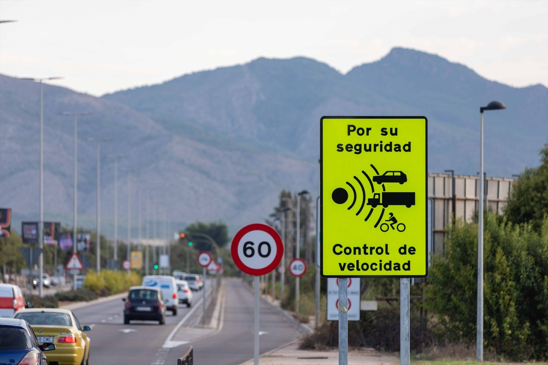 Este es el radar escondido de la DGT que más multa en España Este es el radar escondido de la DGT que más multa en España