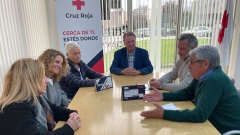 Reuni&oacute;n entre Psoe y Cruz Roja