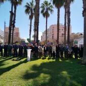 Presencia de autoridades y miembros de la Asociación de Víctimas del Terrorismo presentes en el acto.