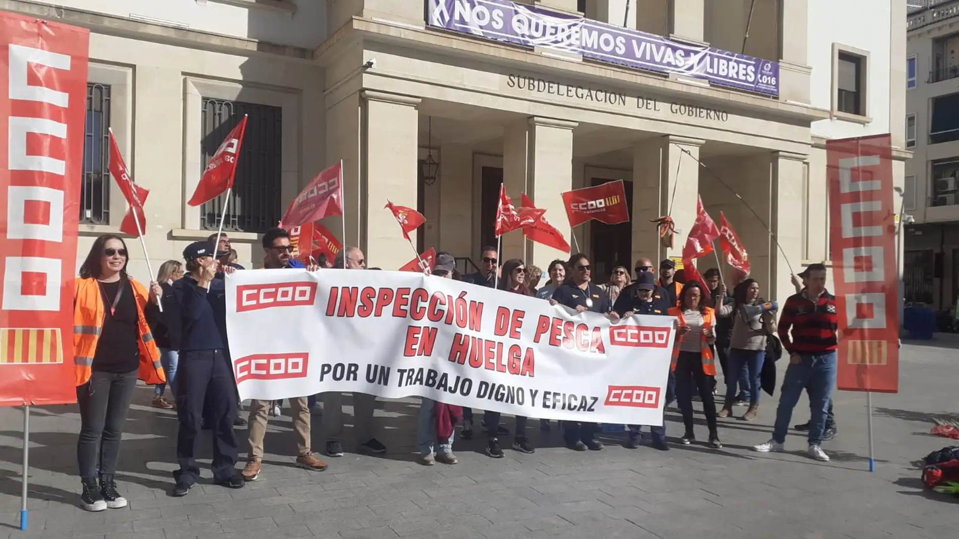 Los inspectores de pesca de Alicante protestan ante la subdelegación del Gobierno