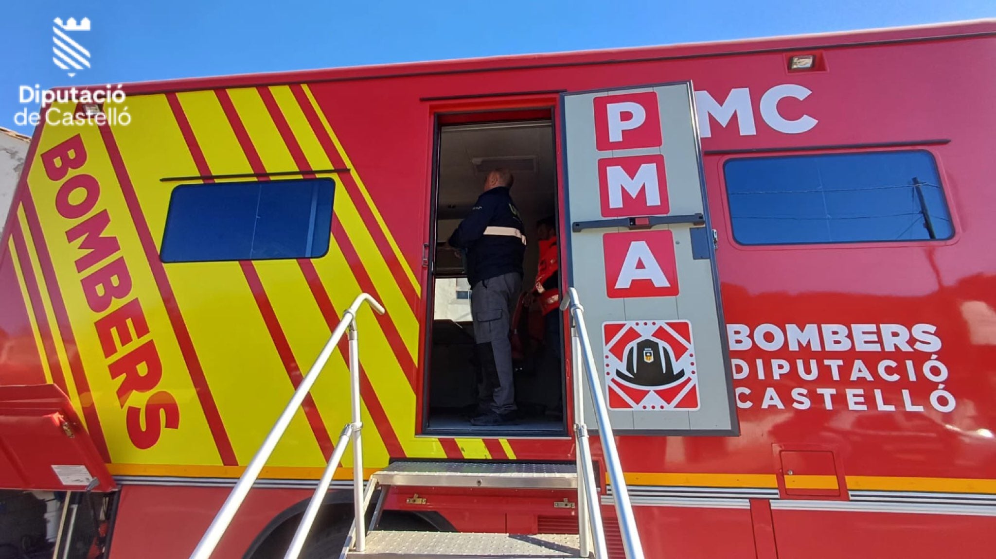 Un incendio declarado en una empresa de Onda obliga a desalojar a los trabajadores Un incendio declarado en una empresa de Onda obliga a desalojar a los trabajadores