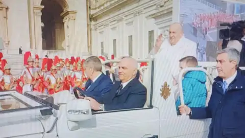 Armaos en el Vaticano Armaos en el Vaticano
