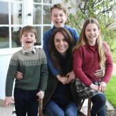 La foto de la polémica de Kate Middleton con sus hijos