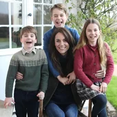 La foto de la polémica de Kate Middleton con sus hijos La foto de la polémica de Kate Middleton con sus hijos