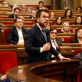 Aragonès demana un recés al ple i convoca el Govern a Palau Aragonès demana un recés al ple i convoca el Govern a Palau