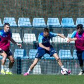 13-3-2024 Abel bretones, Dubasin y Sebas Moyano en un entrenamiento del Real Oviedo