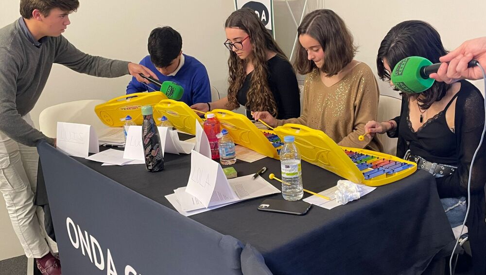 Los alumnos de Maristas Huelva en la prueba de habilidad.