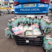 Imagen de los alimentos en mal estado incautados por la Policía Local de Las Palmas de Gran Canaria en una organización social que los repartía como ayuda 