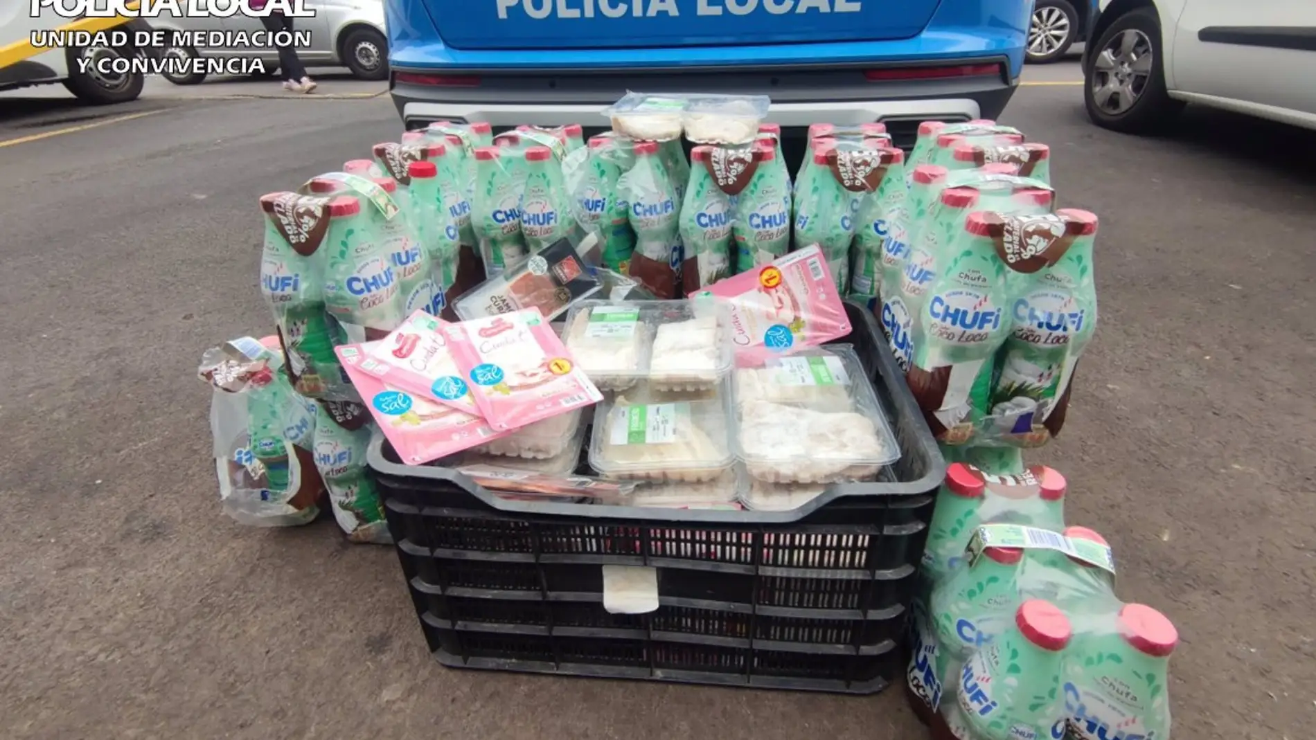 Imagen de los alimentos en mal estado incautados por la Policía Local de Las Palmas de Gran Canaria en una organización social que los repartía como ayuda 