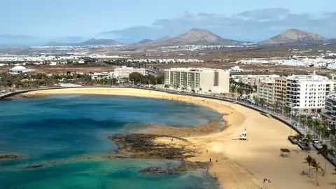 Panorámica de la costa de Lanzarote Panorámica de la costa de Lanzarote