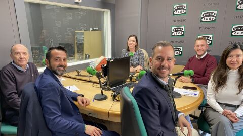 De izq. a dcha. :Jos&eacute; Ru&iacute;z, Samuel R&uacute;iz, Esther D&iacute;ez, Jose Navarro, Mariano Valera y Mayte Vilaseca