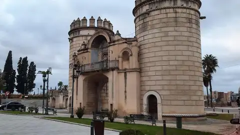 Monumentos de Badajoz como Puerta Palmas o el Edificio de La Galera abrirán con motivo del festivo del 19 de marzo Monumentos de Badajoz como Puerta Palmas o el Edificio de La Galera abrirán con motivo del festivo del 19 de marzo