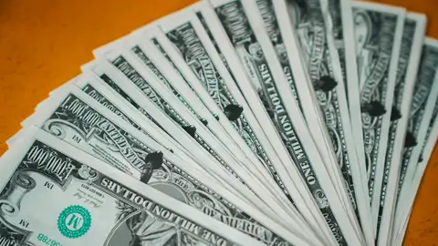 Un fajo de billetes Un fajo de billetes