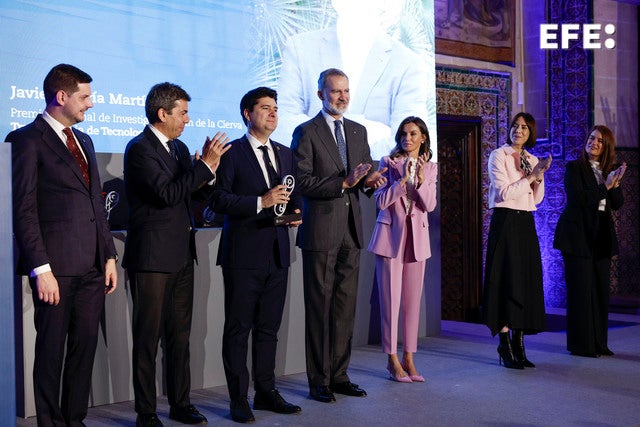 El investigador de la UA Javier García recoge el Premio Nacional de Investigación “Juan de la Cierva” El investigador de la UA Javier García recoge el Premio Nacional de Investigación “Juan de la Cierva”