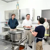 Instantes de la visita realizada al comedor Instantes de la visita realizada al comedor