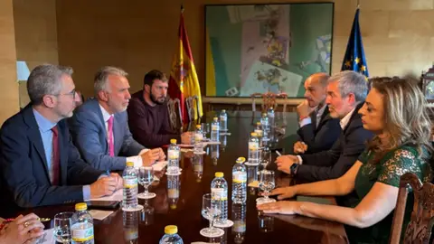 Ángel Víctor Torres y Fernando Clavijo se reunen en Madrid para abordar la cuestión de los menores migrantes Ángel Víctor Torres y Fernando Clavijo se reunen en Madrid para abordar la cuestión de los menores migrantes