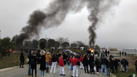 Una imatge de les protestes a primera hora d'aquest mat&iacute; de divendres